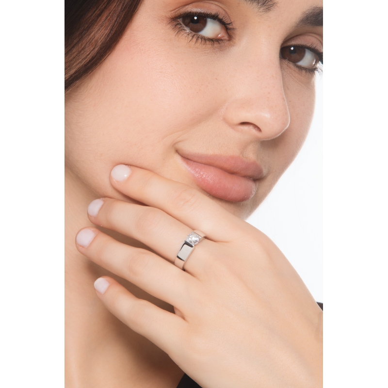 SOLITARIO CT 0,90 G VS2.   INCASSATURA BATTUTA