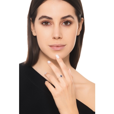 Anello in oro bianco 750 con zaffiro blu e diamanti