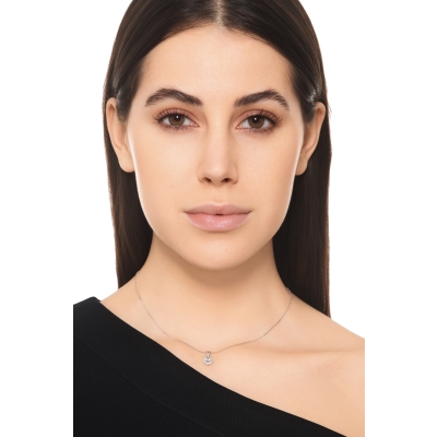 Collana in oro bianco 18k con ciondolo diamanti e acquamarina ovale 