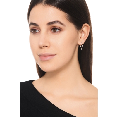 Orecchini in oro bianco 18k con file in diamanti