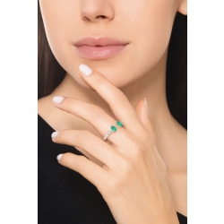 ANELLO CON  BRILLANTI E 2SMERALDI GOCCIA MM6X4 2