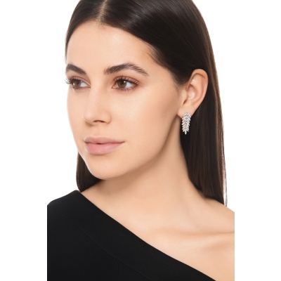 Orecchini pendenti design in oro bianco 750 con diamanti