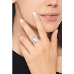 Anello acquamarina ovale e diamanti a contorno in oro bianco 2