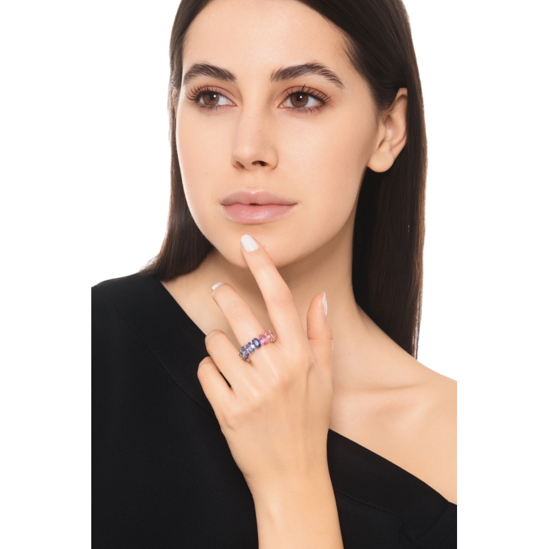 Anello eternity con zaffiri Rainbow in oro giallo 18k