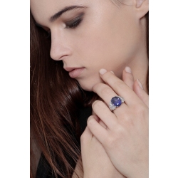 18K White gold ring with central tanzanite and diamonds  2