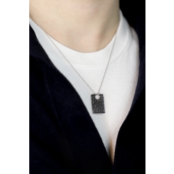 Collana in oro bianco 18k con ciondolo pavè in diamanti neri 2