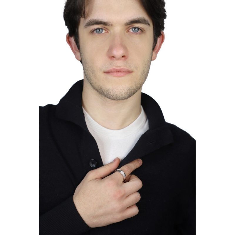 Anello fascia uomo con pavé in diamanti in oro bianco