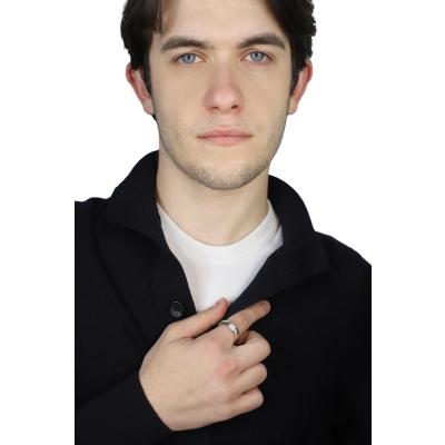 Anello fascia uomo con pavé in diamanti in oro bianco