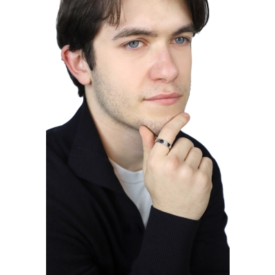 Anello solitario uomo in oro bianco 750 con diamante nero, 0.45 ct