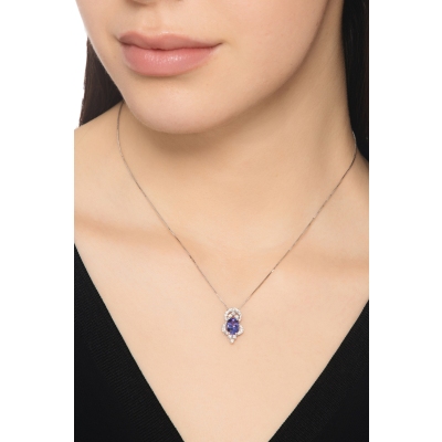 Collana in oro bianco 18k e ciondolo con tanzanite ovale e diamanti
