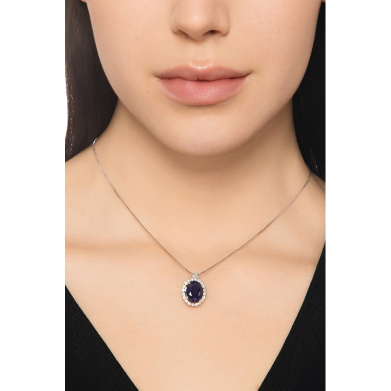 Necklace with pendant, central oval sapphire and diamonds