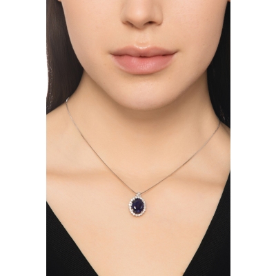 Necklace with pendant, central oval sapphire and diamonds