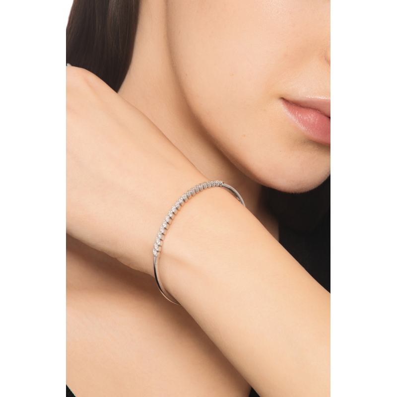18k white gold spring bracelet with diamonds