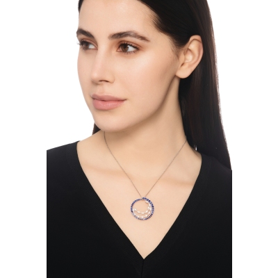 18k white gold necklace with pendant in blue sapphires and diamonds