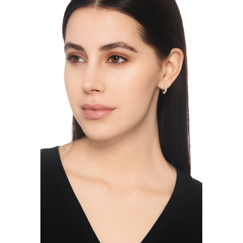 Orecchini cerchio in oro bianco 18k con diamanti