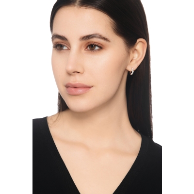 Orecchini cerchio in oro bianco 18k con diamanti