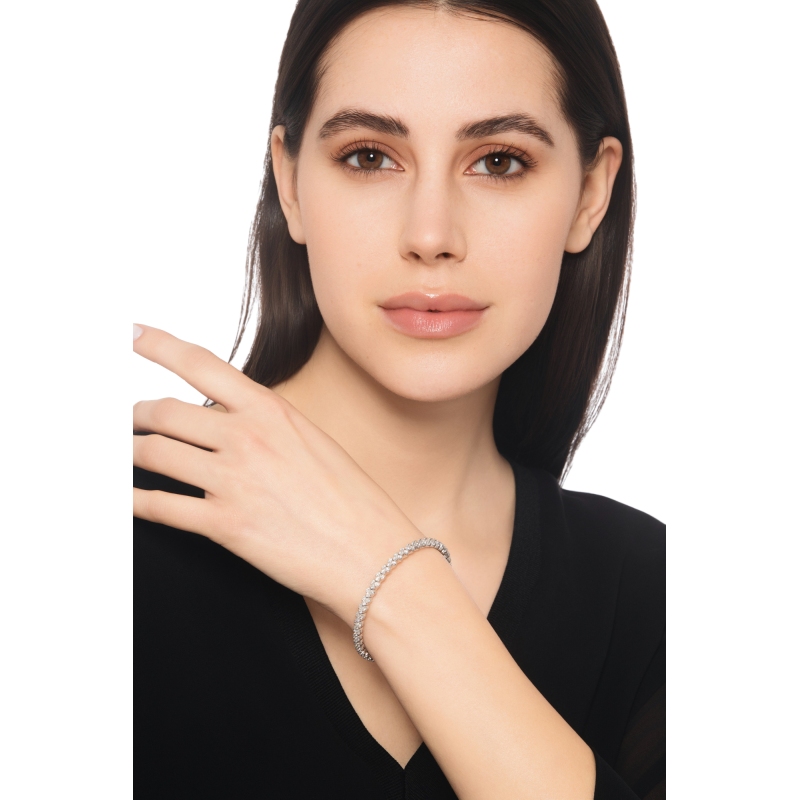 Bracciale con diamanti design in oro bianco 18k