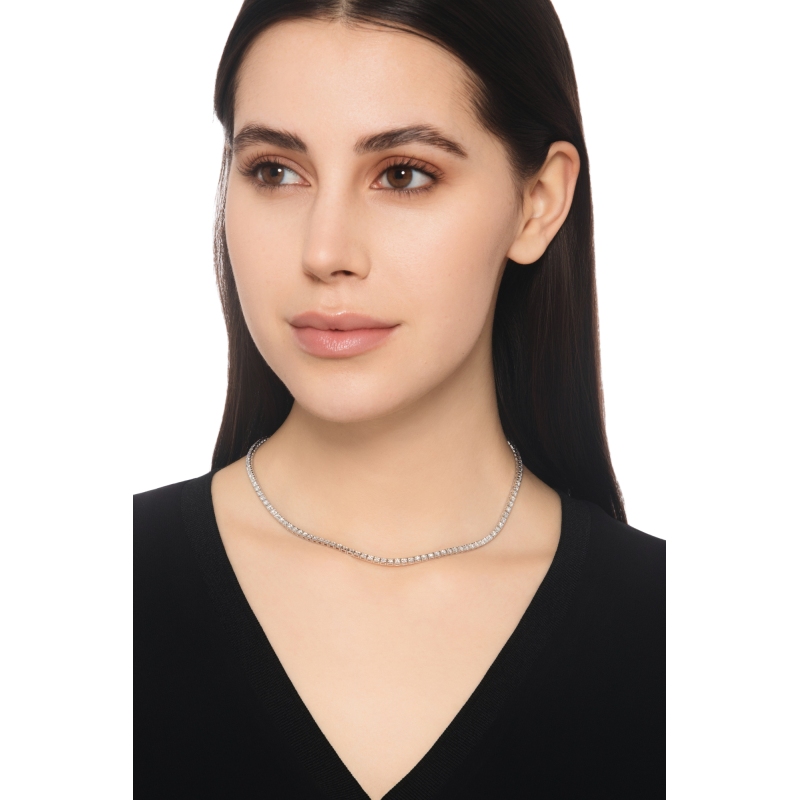 Girocollo tennis lineare piramide in oro bianco 18k con diamanti
