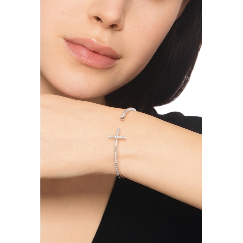 18k white gold cross bracelet with diamonds 