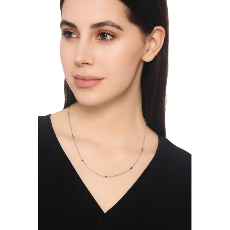 Necklace with black diamonds