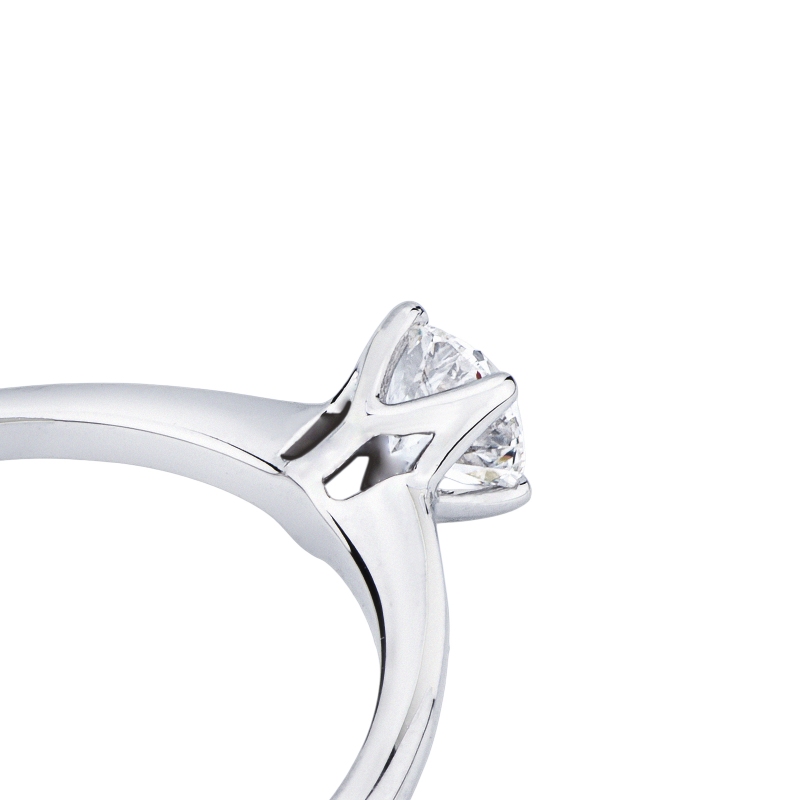 Anello di fidanzamento Essenza oro bianco 0,40 ct 