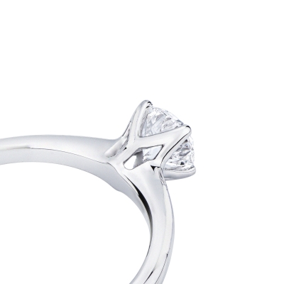 Anello di fidanzamento Essenza oro bianco 0,50 ct