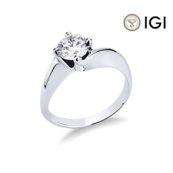 Solitario Valentino in Oro bianco 18k con incastonato diamante di carati 0,90