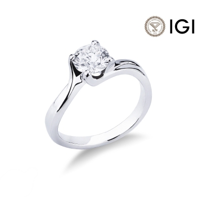 Solitario quattro griffe in Oro bianco 18k con incastonato diamante di carati 0,90