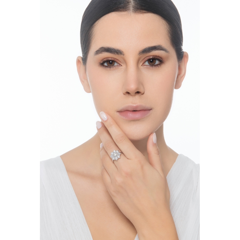 Anello fiore contorno in oro bianco 750 con diamanti