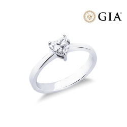Anello con diamante taglio cuore 0.70ct  GIA in oro bianco 18k