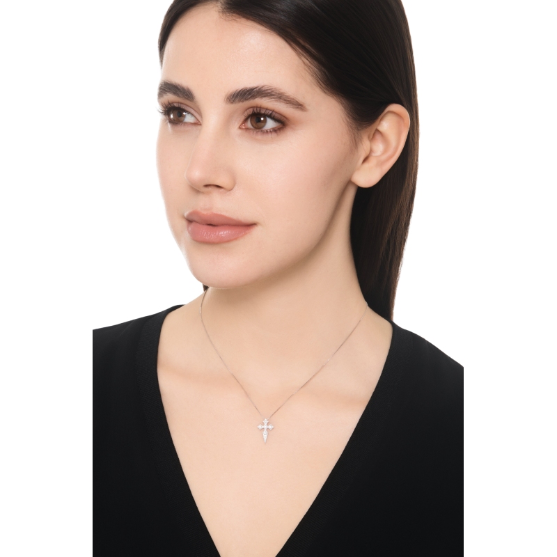 Collana in oro bianco 750 con ciondolo croce in diamanti