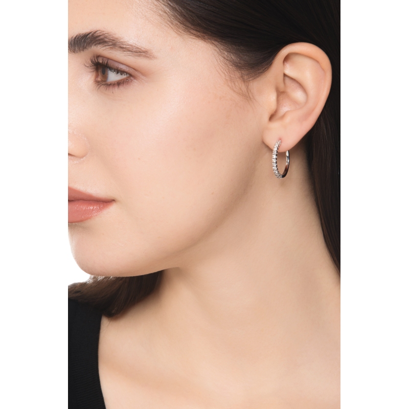 Orecchini in oro bianco 18k cerchio con diamanti