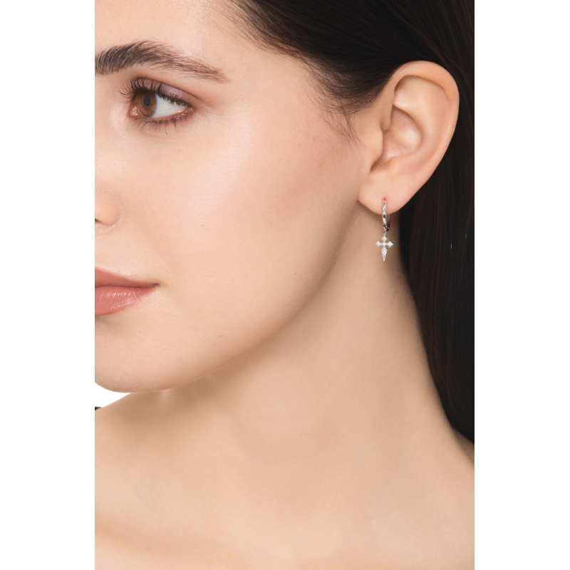 Orecchini in oro bianco 18k cerchio con pendente croce