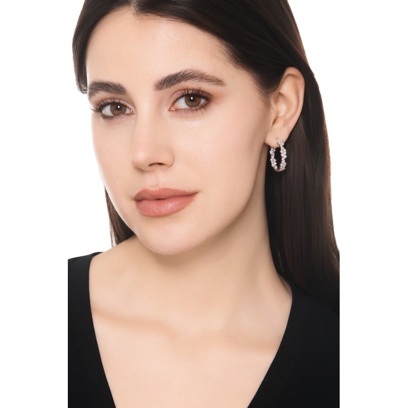 Orecchini design a cerchio in oro bianco 750 con diamanti 