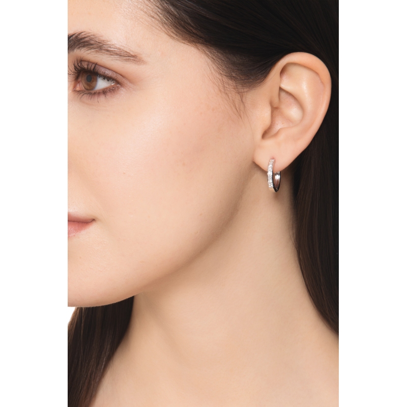 Hoop single earring with diamonds 