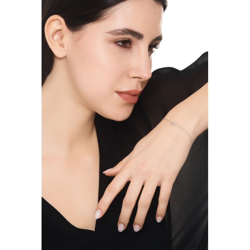 Bracciale lettera I in oro bianco 18k con diamanti