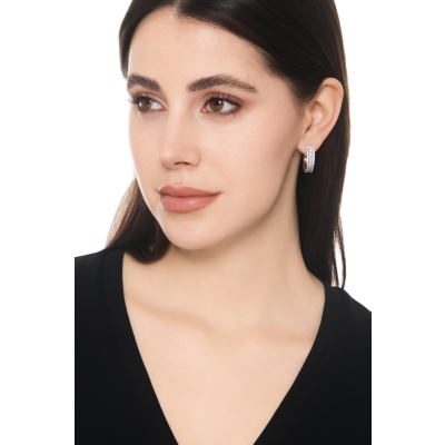 Orecchini cerchio oro bianco 18k con diamanti a scalare