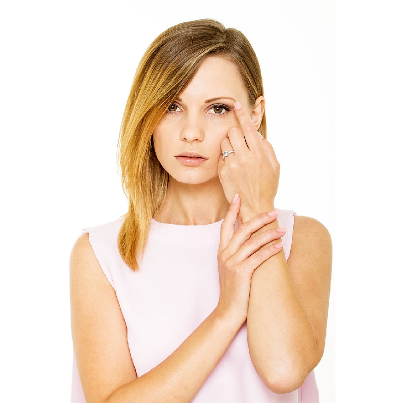 18k white gold with aquamarine heart cut and diamond shoulder set