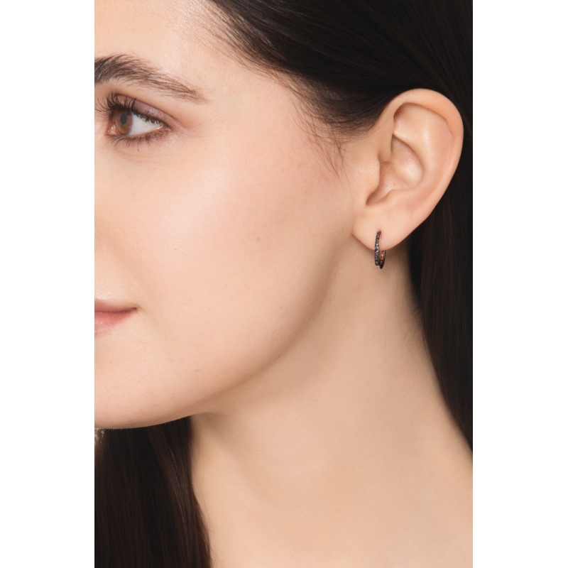 Mono orecchino a cerchio in oro bianco 18k con diamanti neri, diametro 1.10 cm