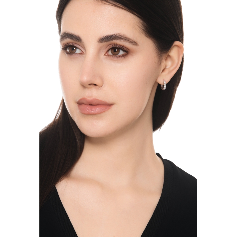 Mono orecchino a cerchio in oro bianco 18k con diamanti, ct. 0,28