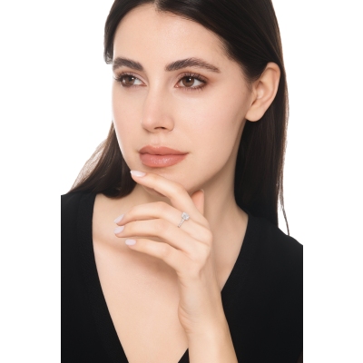 Anello con diamante taglio princess 0.40ct in oro bianco 18k