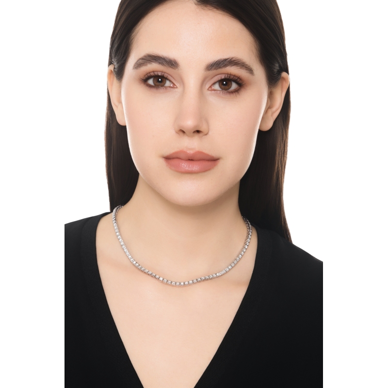 Collana tennis lineare a piramide in oro bianco 750 con diamanti