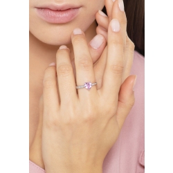 Anello in oro bianco 18k con zaffiro rosa a cuore e diamanti sul gambo 2