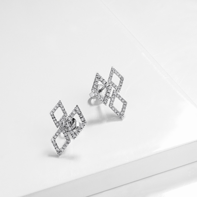 Orecchini 3 rombi in oro bianco 18k con diamanti