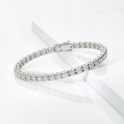 Bracciale tennis piramide in oro bianco 750 con diamanti