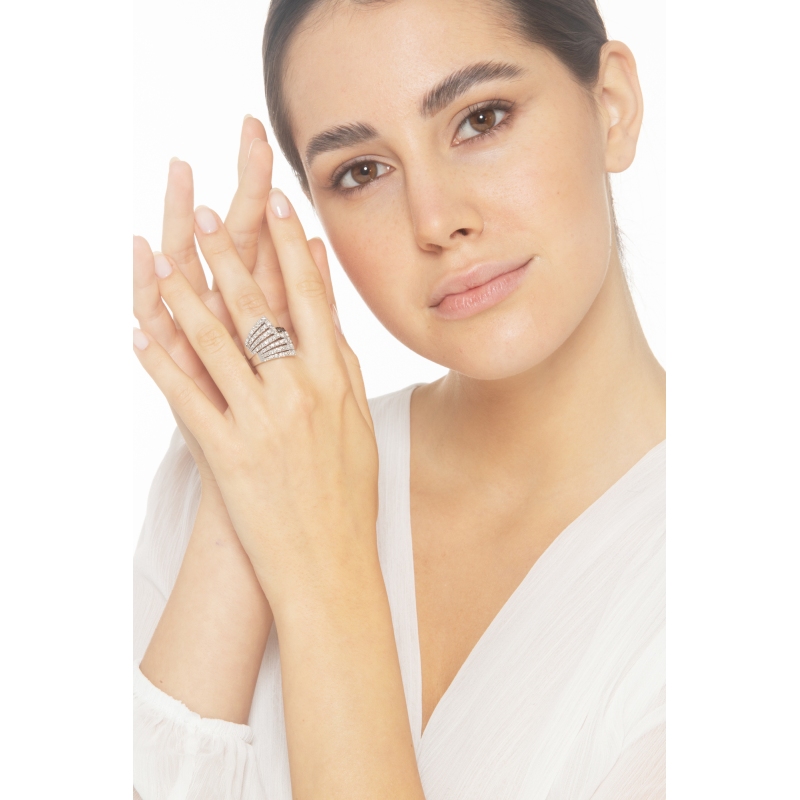 White gold 18k irregular band ring with black and white diamonds