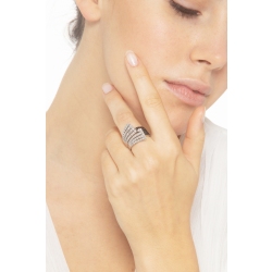 White gold 18k irregular band ring with black and white diamonds 2