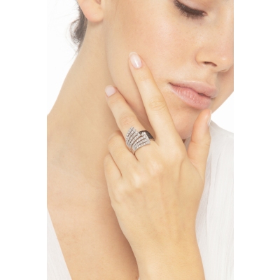 White gold 18k irregular band ring with black and white diamonds