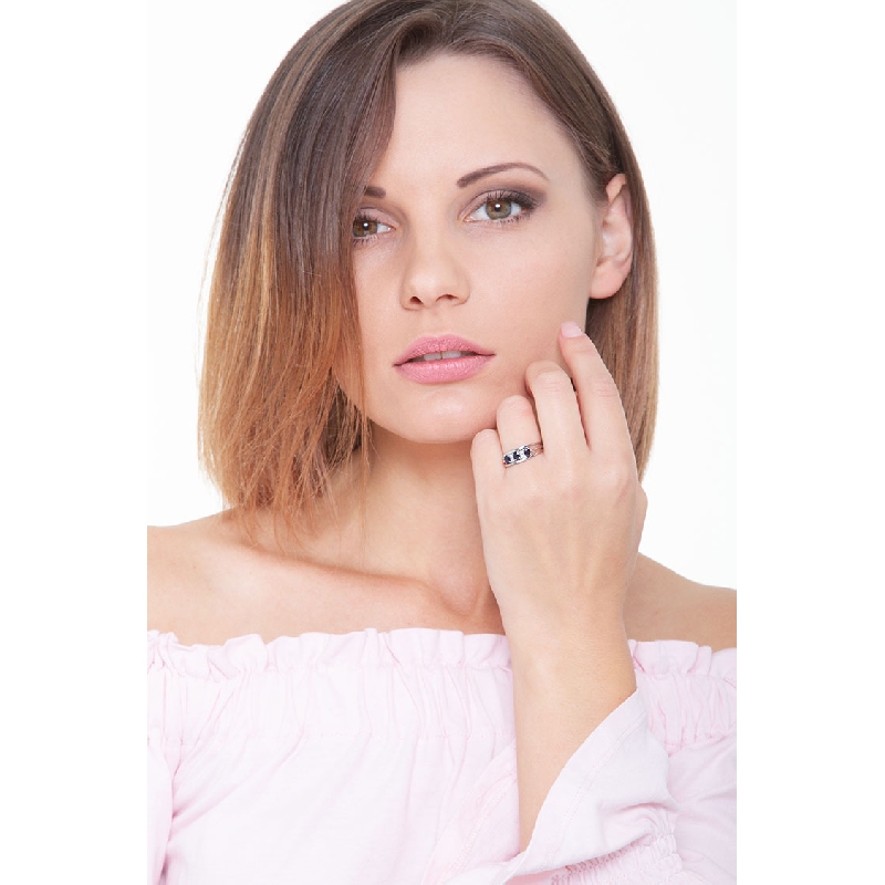 Triple band ring in white gold 18k with blue sapphires and diamonds 