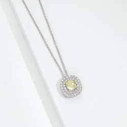 Collana con diamante fancy yellow taglio cushion 1.00ct GIA in oro bianco 18k. PREZZO SU RICHIESTA.